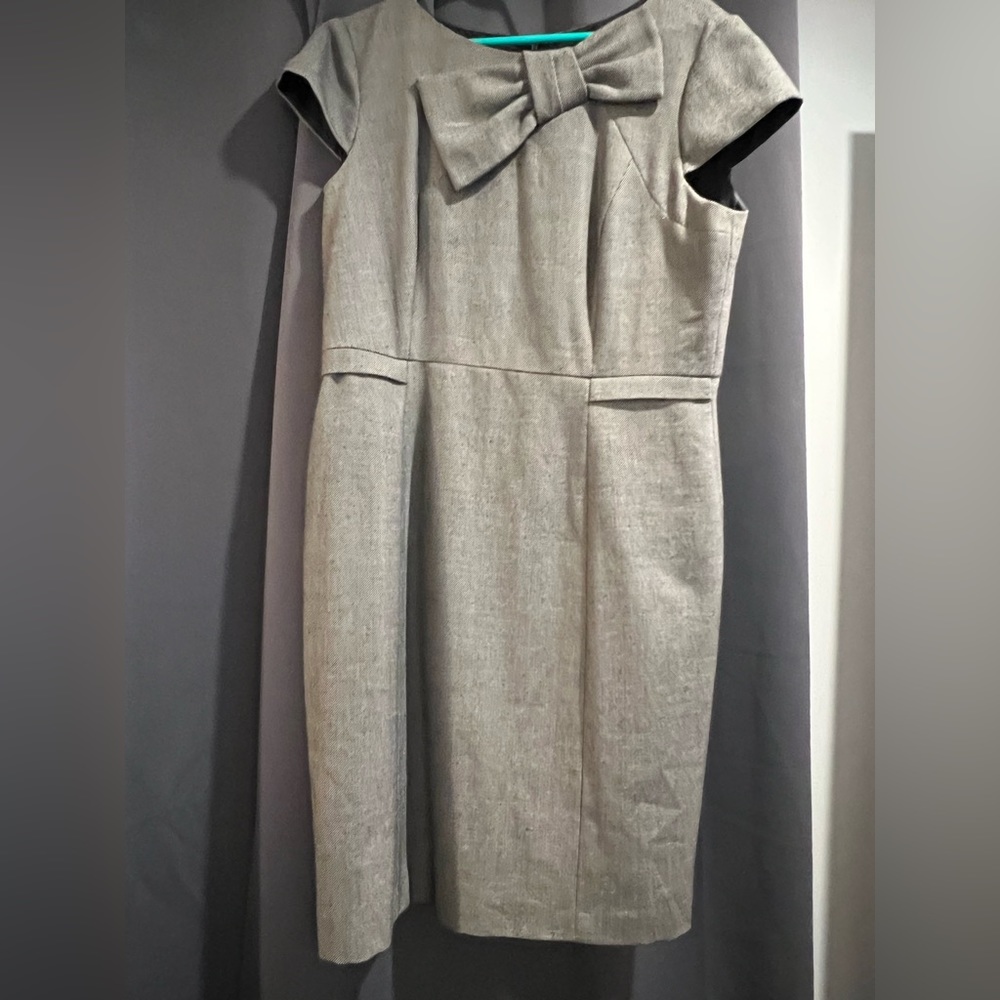 Tahari Cap Sleeves Bow Front Gray Print Work Dress